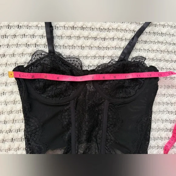 KATHY Vintage-Inspired Whimisgoth Feminine Edgy Glam Black Lace Corset Top Sz M - Picture 14 of 16